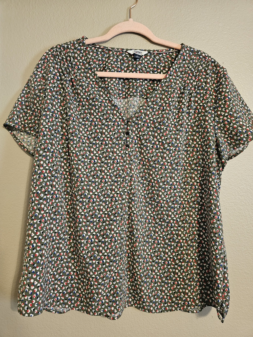 Tommy Hilfiger Floral Short Sleeve V-Neck Top